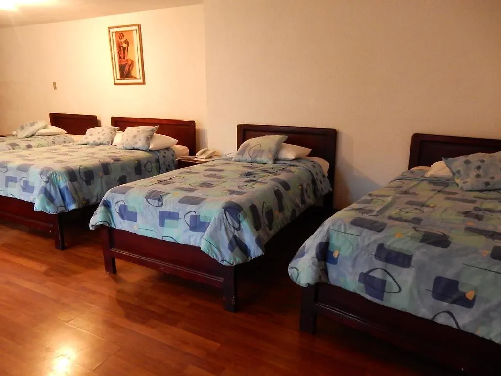 Hotel Joremis 基多