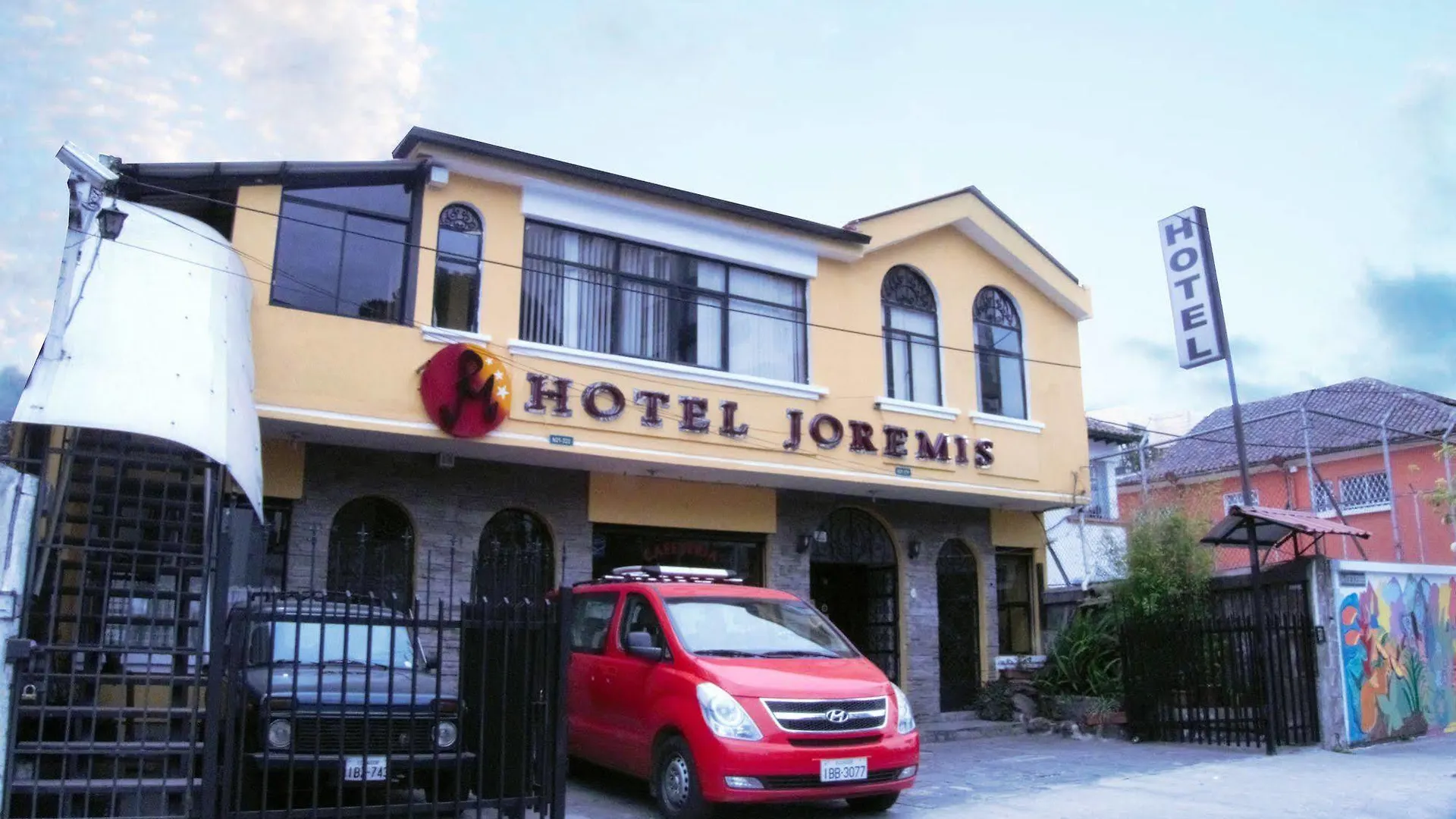 Hotel Joremis 基多