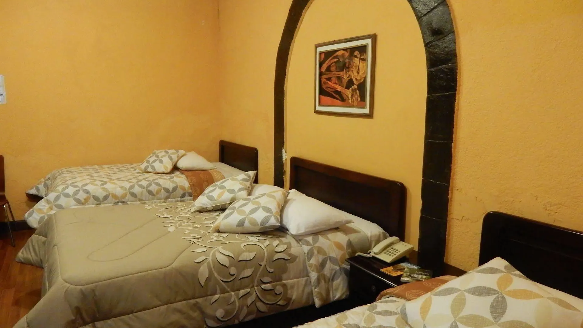 Hotel Joremis 基多