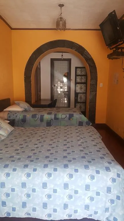 **  Hotel Joremis Quito الإكوادور