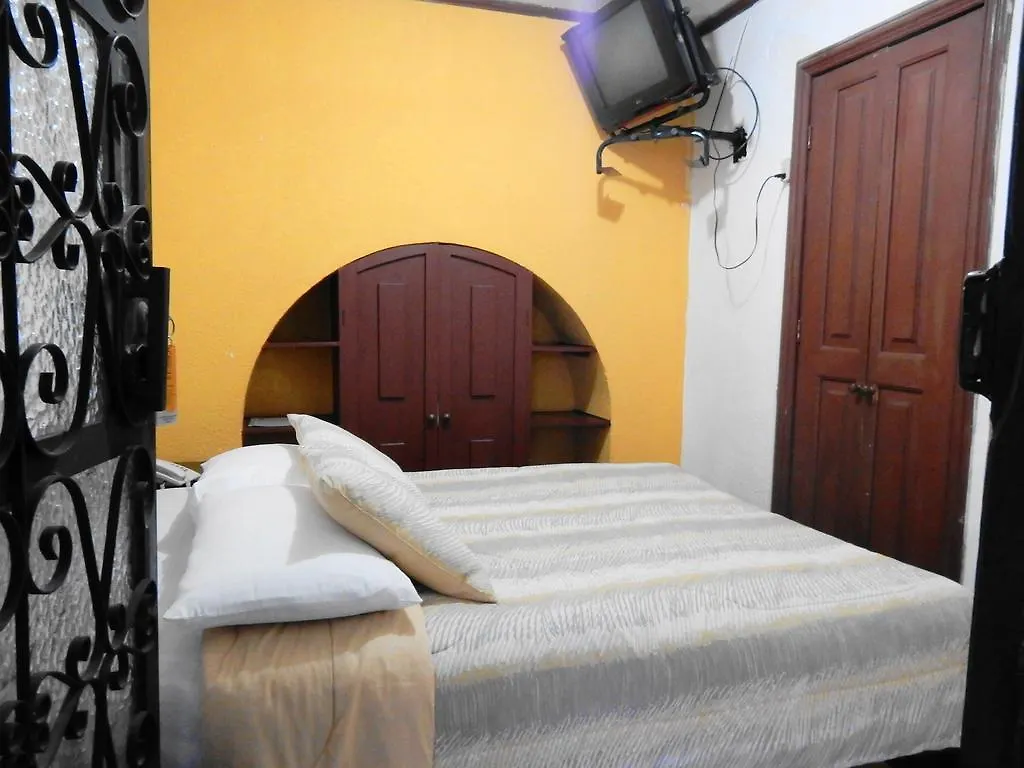 Hotel Joremis Quito الإكوادور