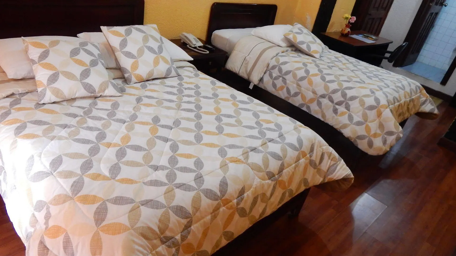 Hotel Joremis Quito 2*,