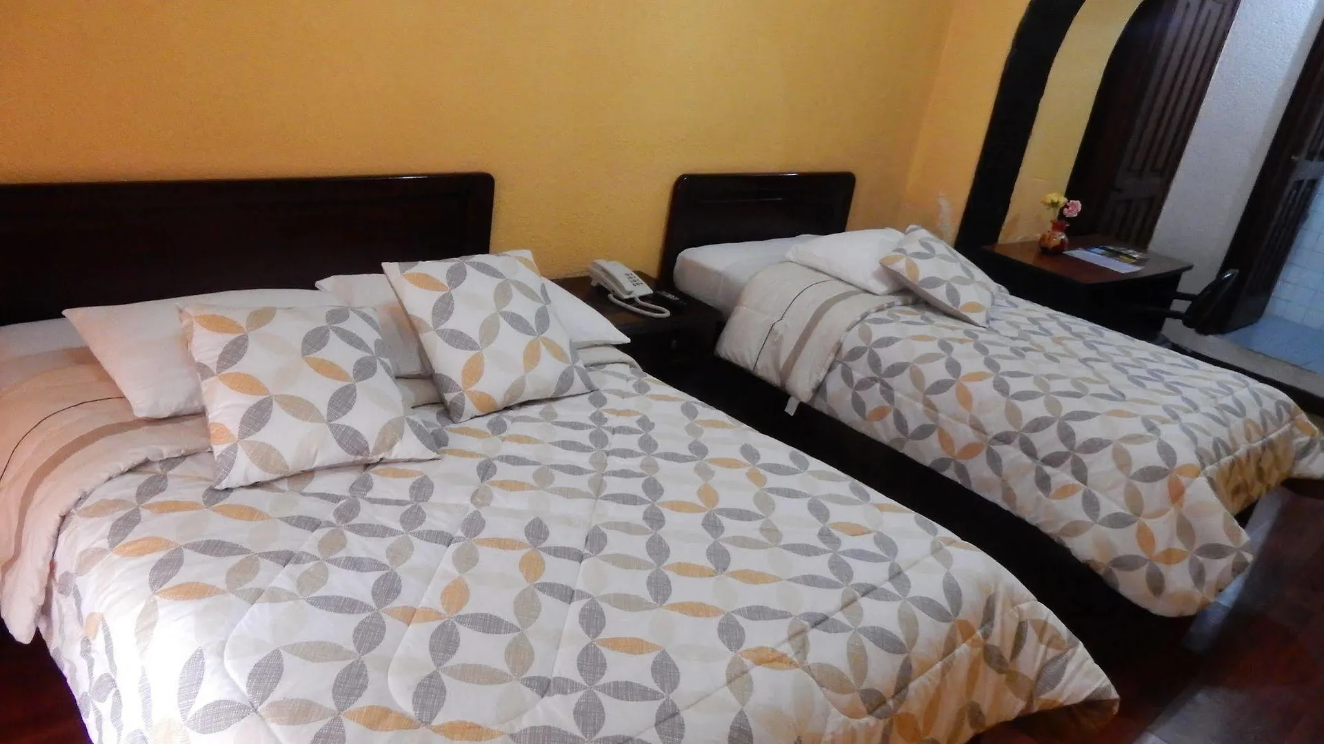 Hotel Joremis Quito الإكوادور