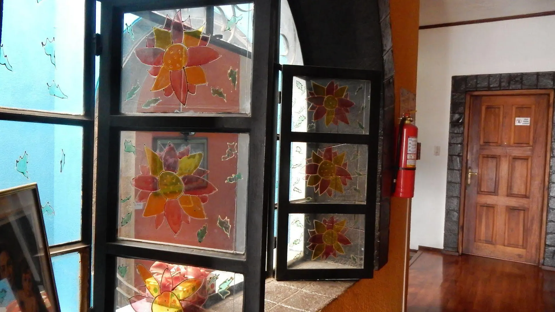 **  Hotel Joremis Quito الإكوادور