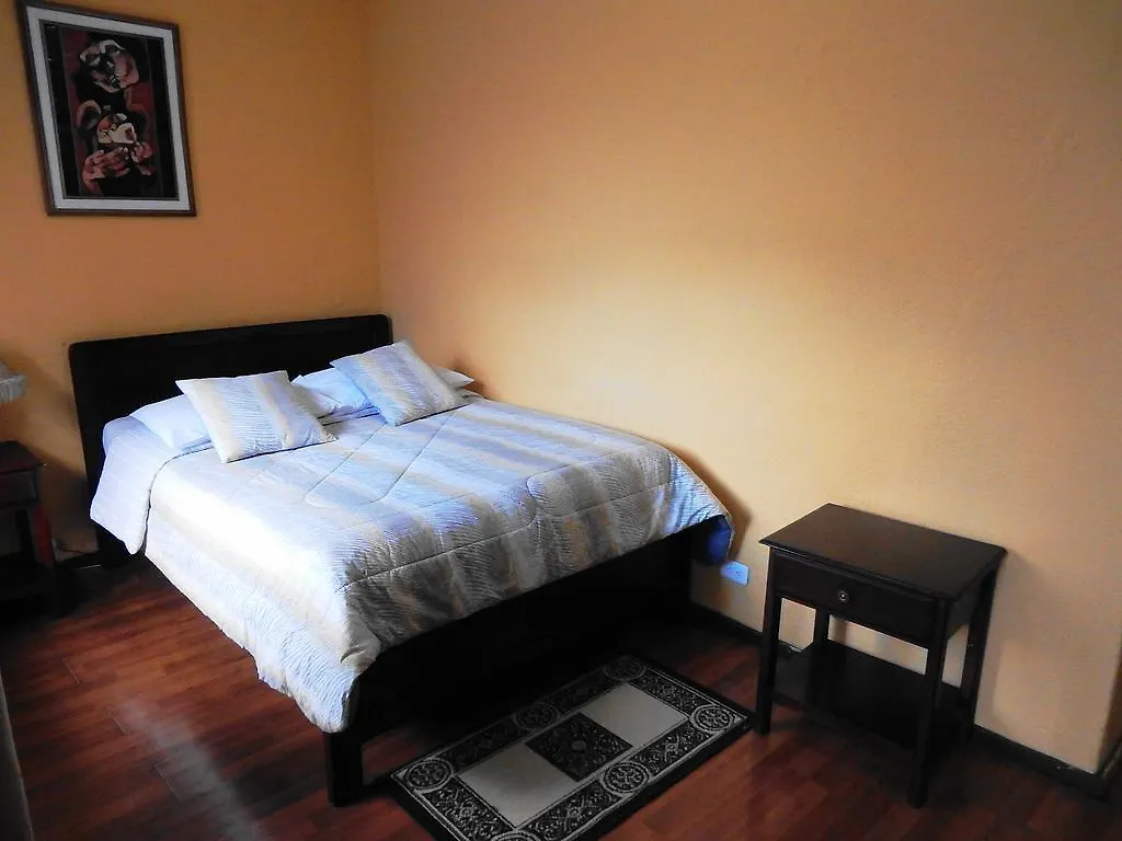 Hotel Joremis Quito Equador